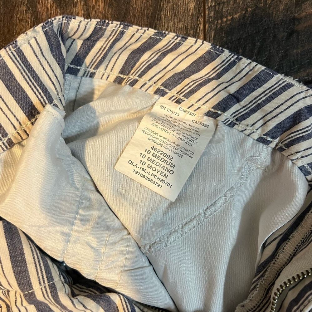 Lee Women's Blue Striped Shorts - Picture 5 of 5